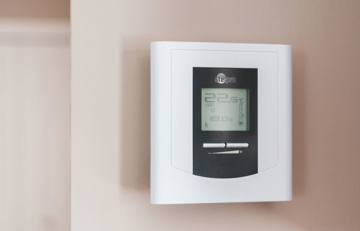 Cohler Blog | Install a Thermostat to Save Money